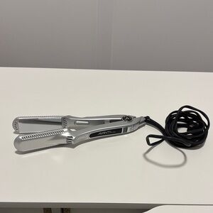 Avanti Silver Women’s Hair Tool